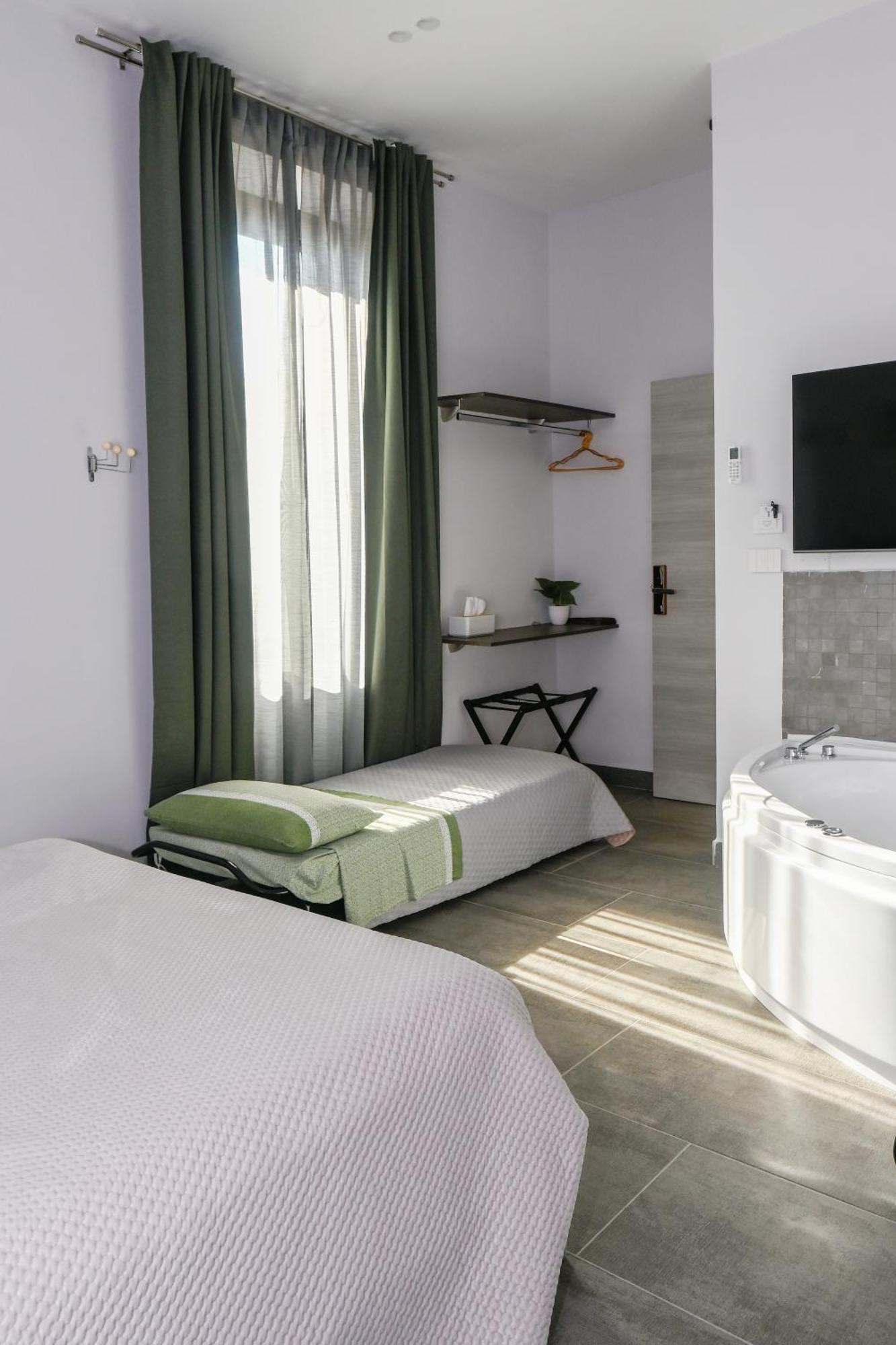 Zeta Boutique Hotel Caserta Exterior photo